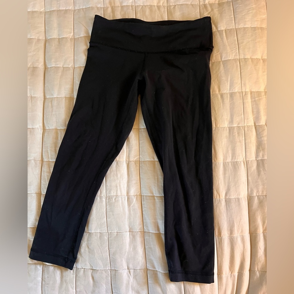 2010s Lululemon cropped low waist yoga pants size 6